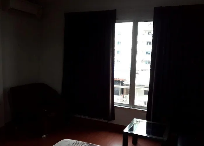 兰花旅馆 2*
